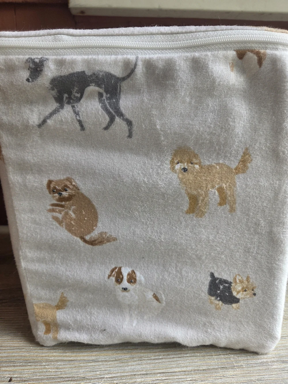 Cuddl Duds King Flannel Sheet Set in Cream Dog Print Heavyweight, 100% Cotton